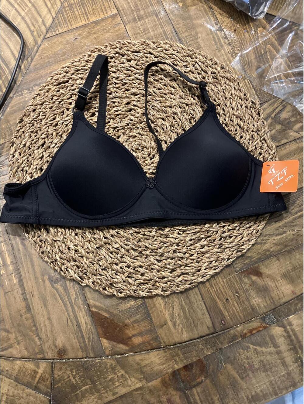 NWT TZF Black Bra Size 40/90